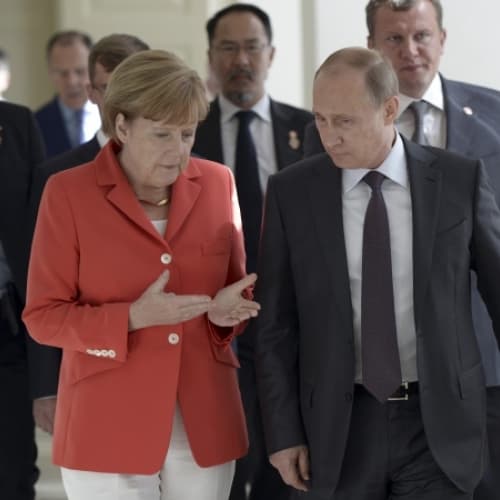 Меркель висловлюється за діалог з Путіним і за припинення вогню на сході України
