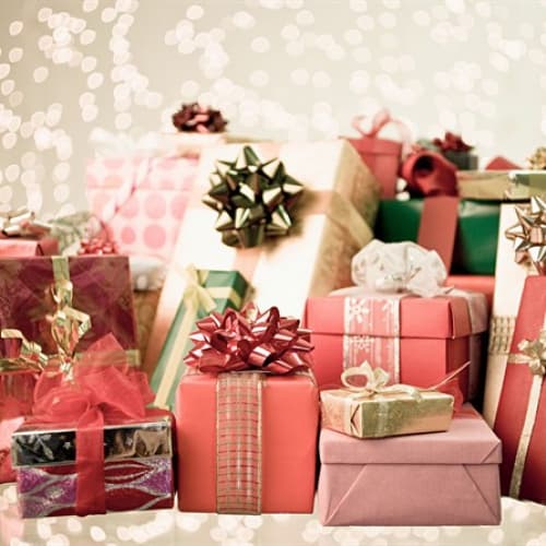 Середні витрати на різдвяні подарунки однієї родини склали 600євро
